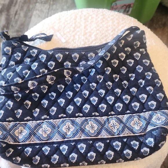 Vera Bradley Navy and White Quilted Shoulder Bag - Picture 2 of 4